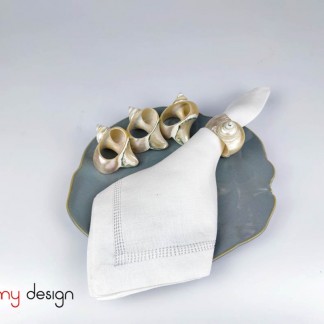  Set of 8 natural snail napkin rings